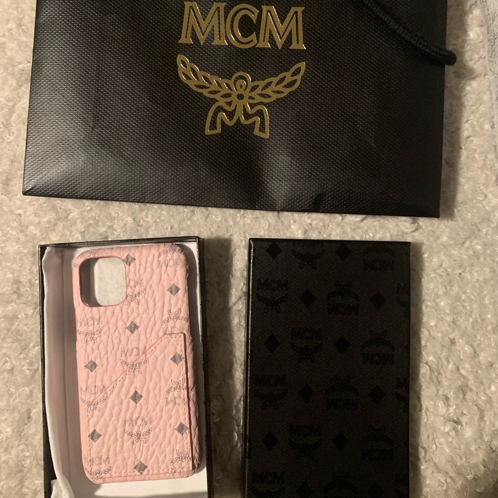 COPY - MCM iPhone 11 case light pink/gray